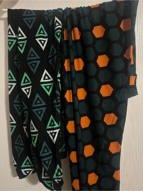 LuLaRoe TC Black with Green, White & Orange Geometric Leggings